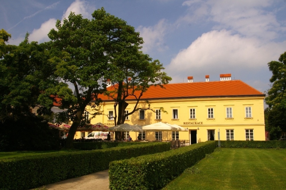 23368-image-Zámecký hotel v Lednici.JPG